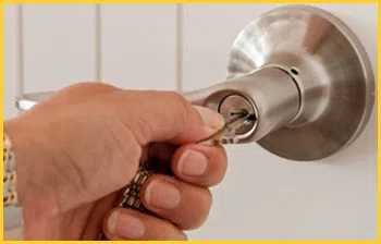 Exclusive Locksmith Service Cincinnati, OH 513-988-4097 - 16-emergency-unlock