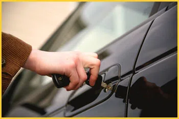 Exclusive Locksmith Service Cincinnati, OH 513-988-4097 - 18-car-unlock